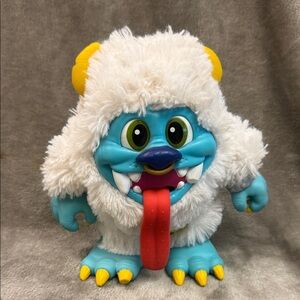 Crate Creatures Free The Beast 2017 Yeti BLIZZ Interactive Plush Toy 7" B
